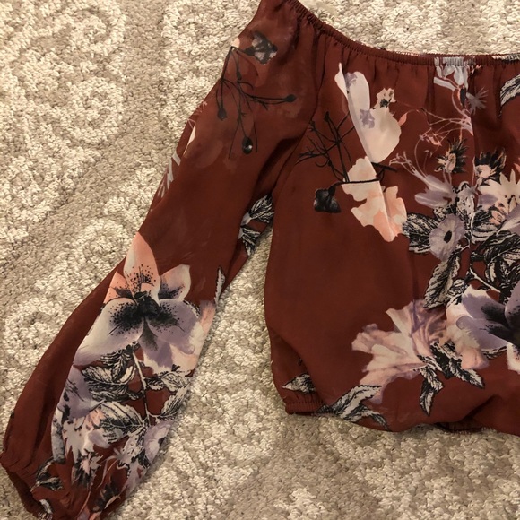 Floral Off the Shoulder Top - Picture 3 of 4